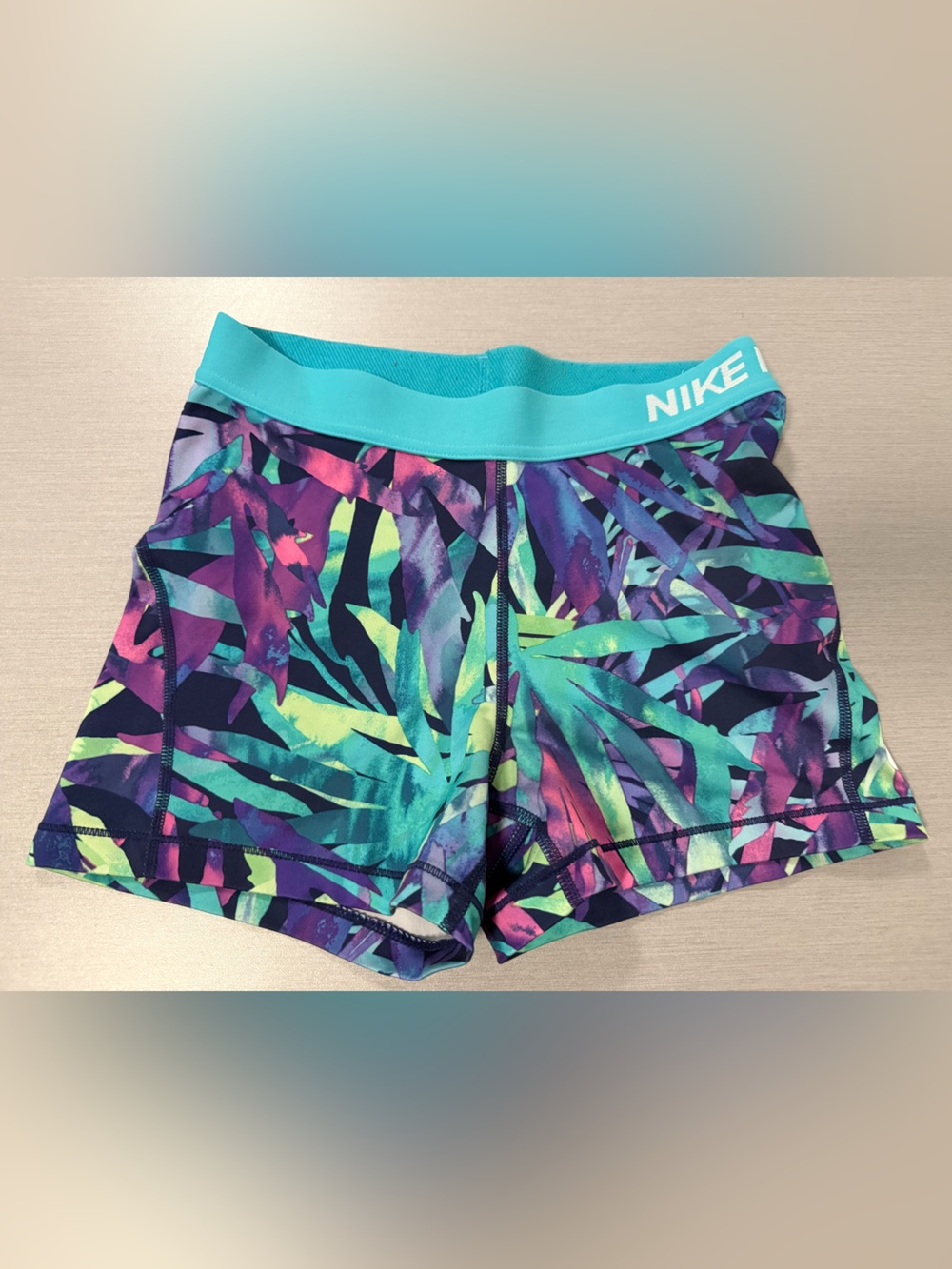 Nike Pro Dri-FIT Tropical Print Compression Shorts Women’s Medium